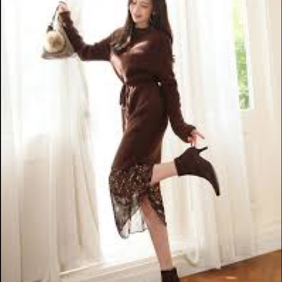 Adrienne VIittadini wine velvet boots NWT - Picture 3 of 10